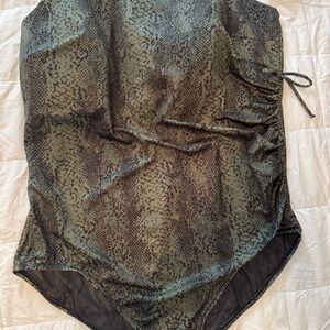 Cacique Elegant Green/Black One Shoulder Swimwear